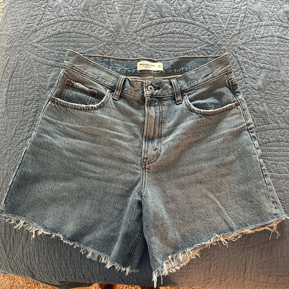 Abercrombie & Fitch High Rise Loose Shorts